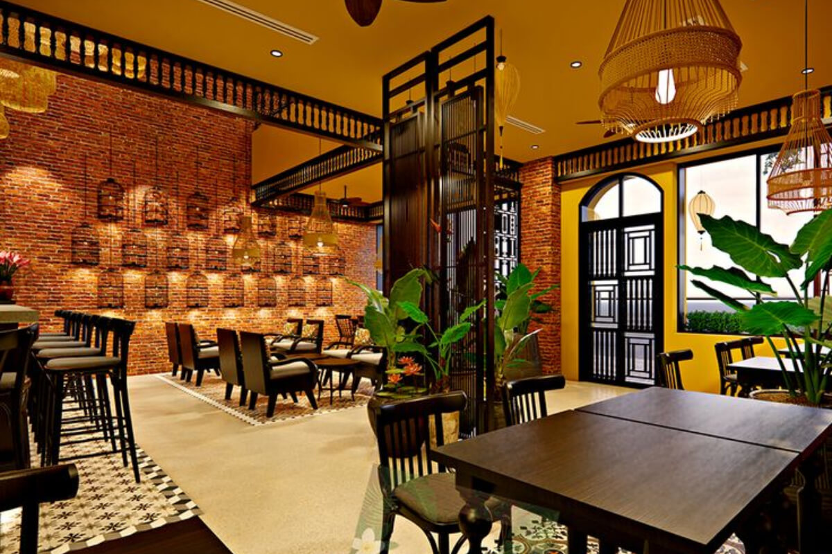 Cận cảnh không gian thưởng thức tách cafe của quán của phong cách Indochine